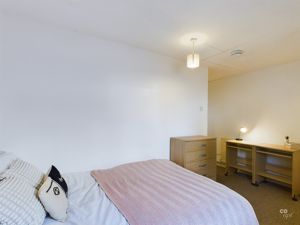 bed 1 - click for photo gallery